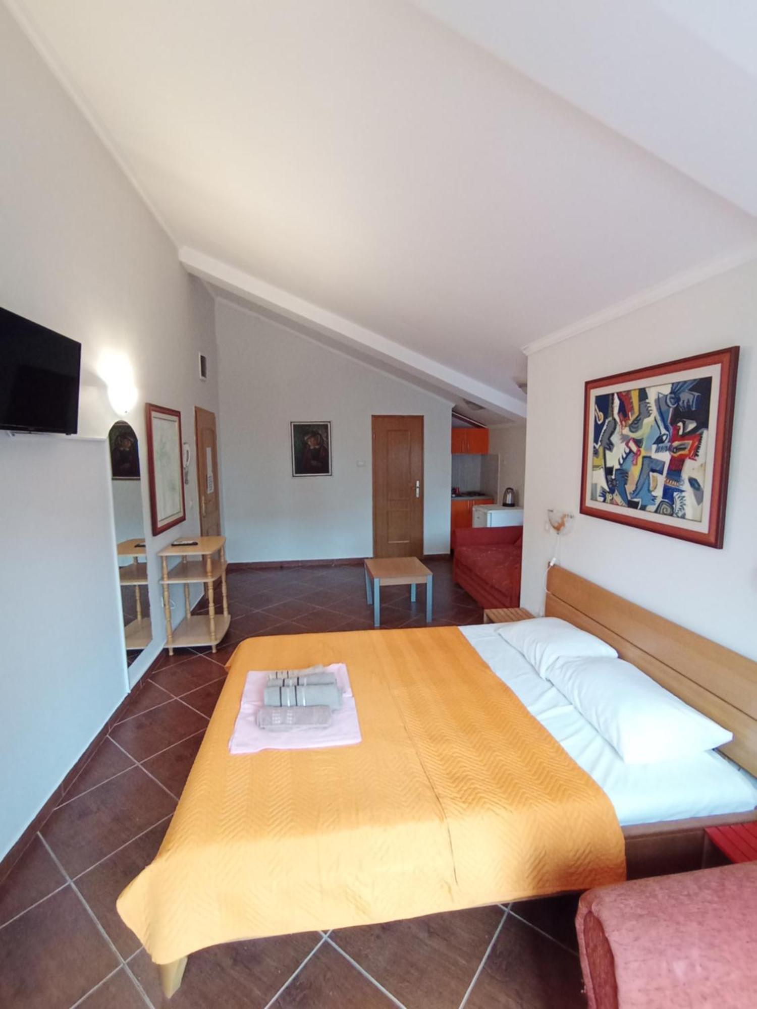 Markovic Aparthotel - Budva Becici Hotel Kültér fotó