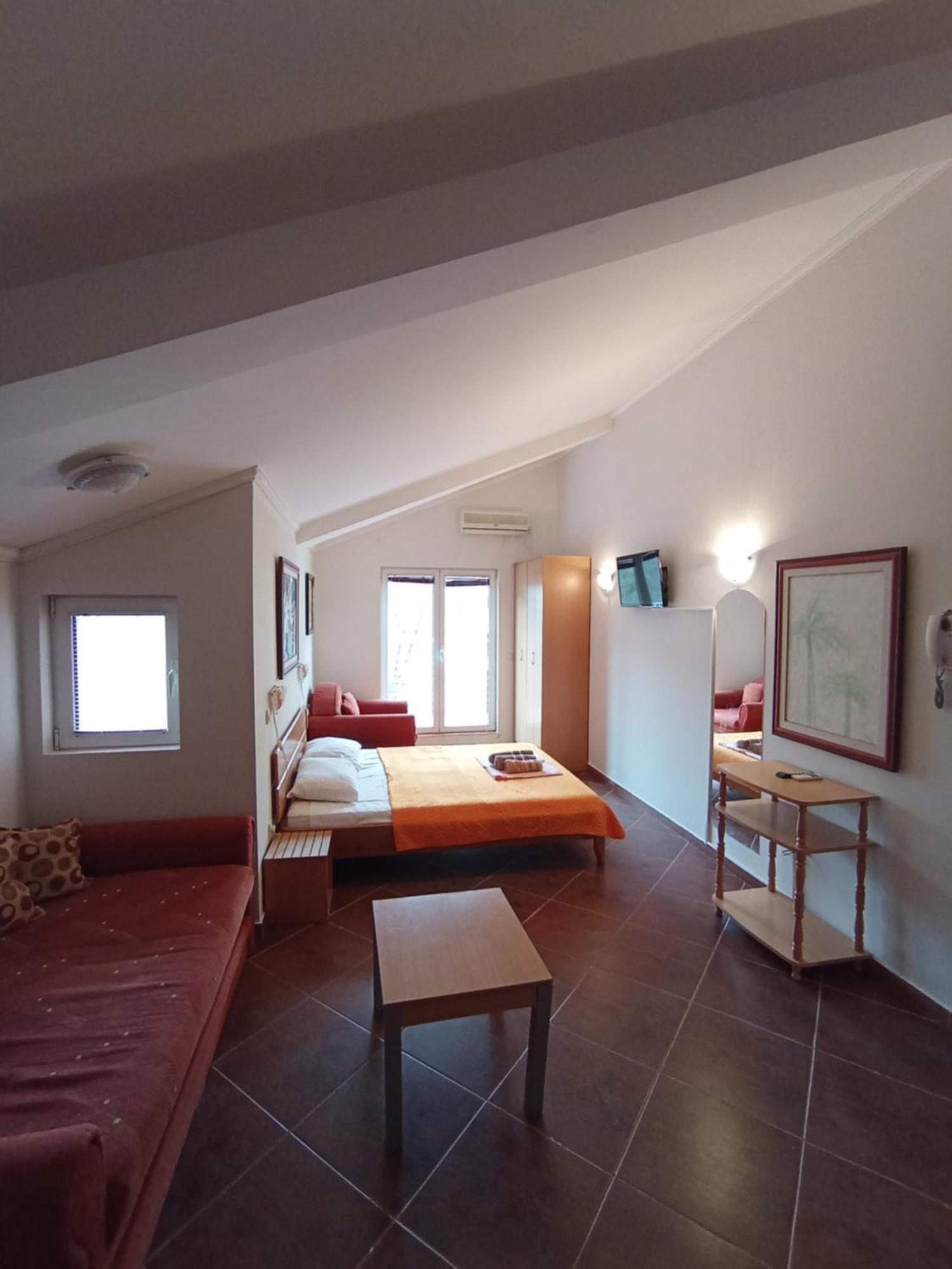 Markovic Aparthotel - Budva Becici Hotel Kültér fotó